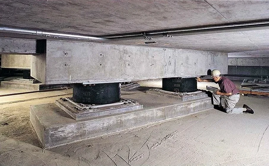 Base Isolation Seismic Design in Repentigny: Practical Ground-Truth for Structural Engineers